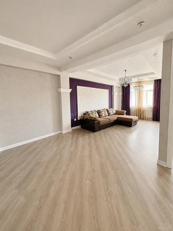 Kirayə verilir 3 otaqlı mənzil 145 m²