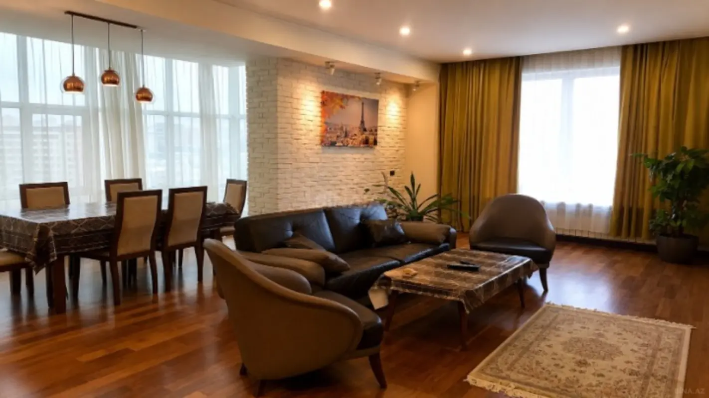 Satılır 3 otaqlı mənzil 135 m²