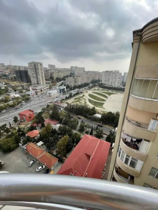 Satılır 3 otaqlı mənzil 110 m²