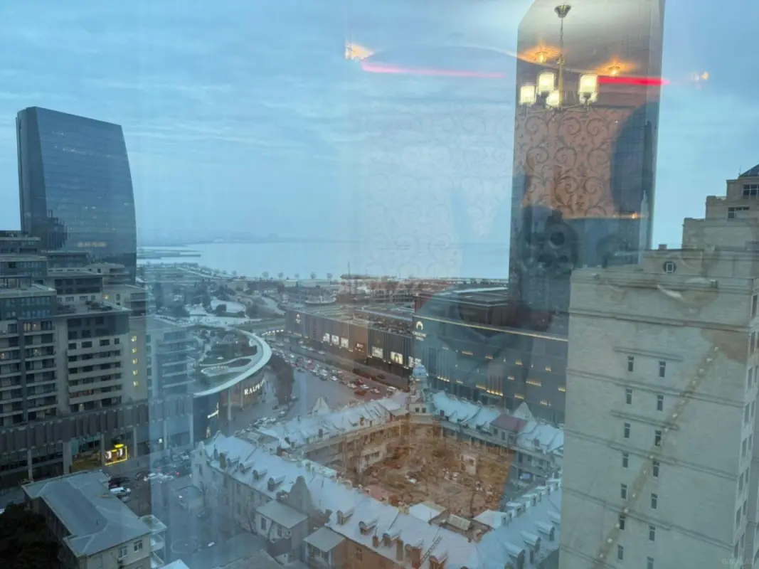 Kirayə verilir 4 otaqlı mənzil 210 m²