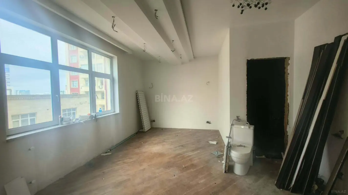 Satılır 3 otaqlı mənzil 140.5 m²