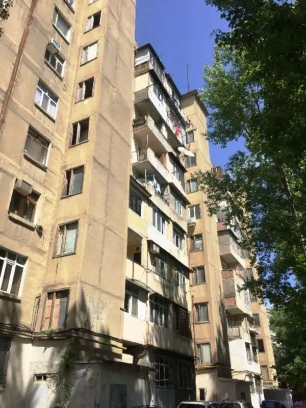 Satılır 5 otaqlı mənzil 110 m²