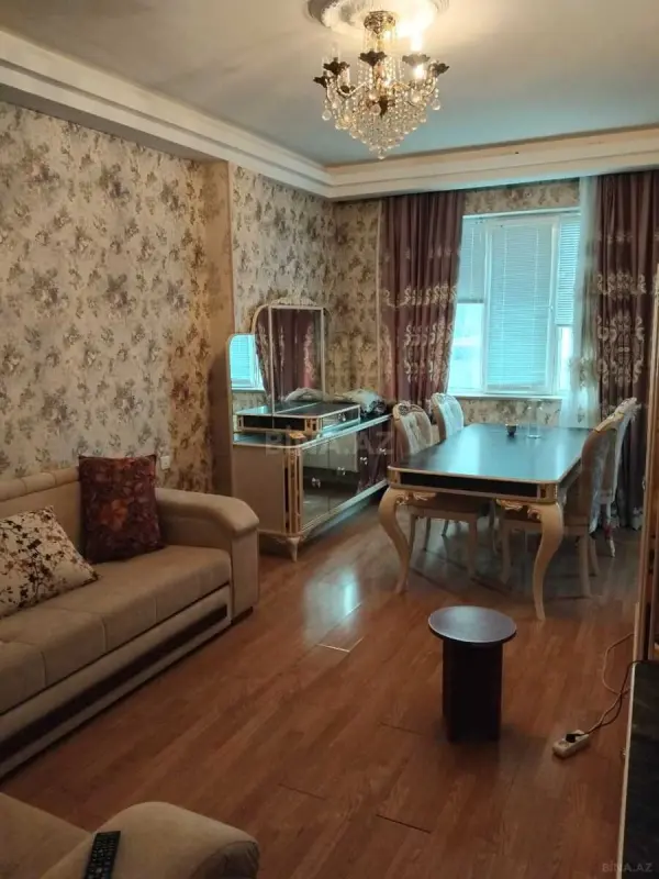 Kirayə verilir 2 otaqlı mənzil 80 m²