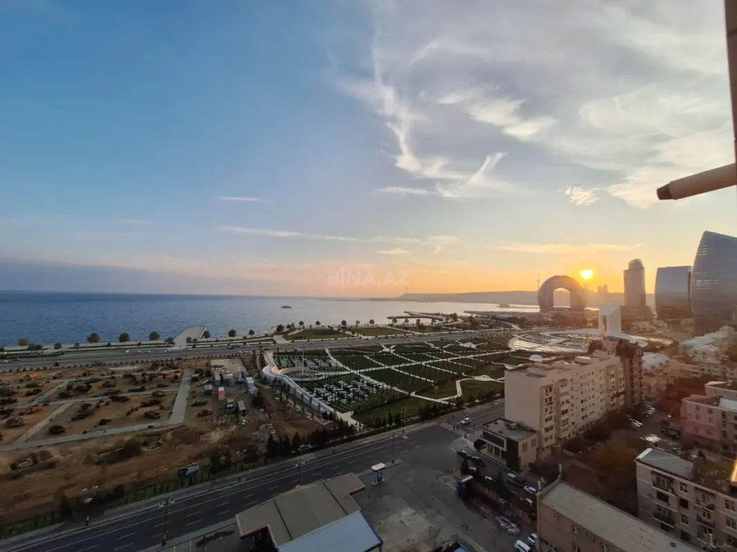 Kirayə verilir 3 otaqlı mənzil 170 m²