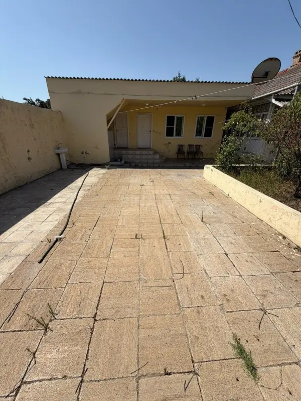 Satılır 4 otaqlı həyət evi 130 m²
