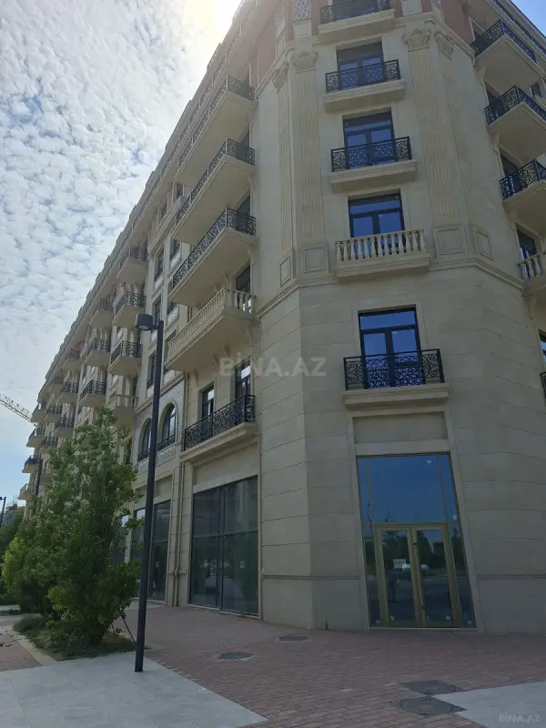 Satılır obyekt 224 m²
