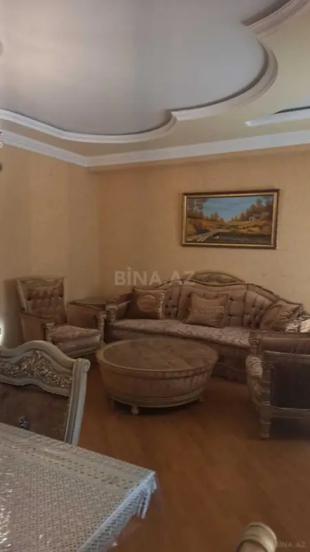 Satılır 5 otaqlı mənzil 205 m²