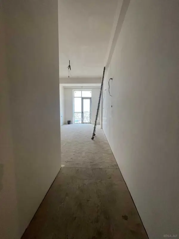 Satılır 3 otaqlı mənzil 135 m²