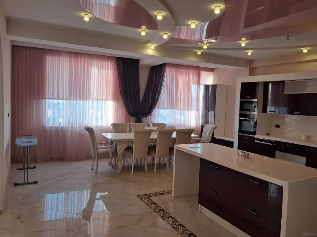 Satılır 3 otaqlı mənzil 178 m²