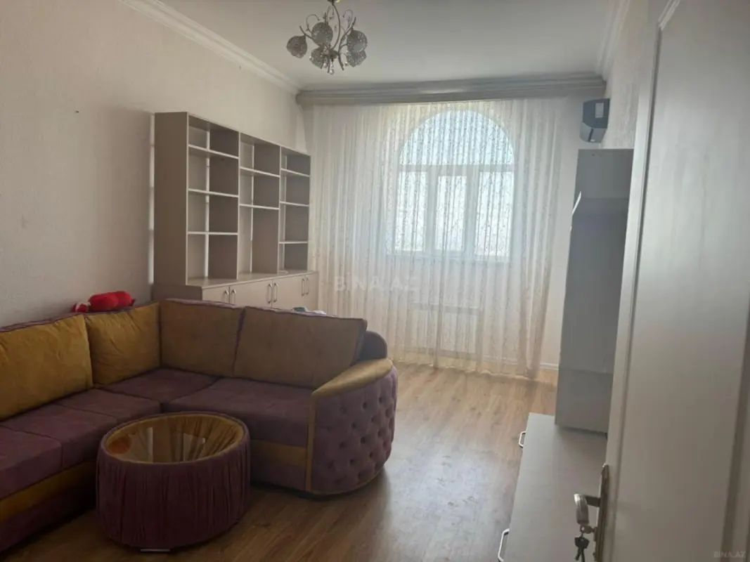 Satılır 1 otaqlı mənzil 57 m²