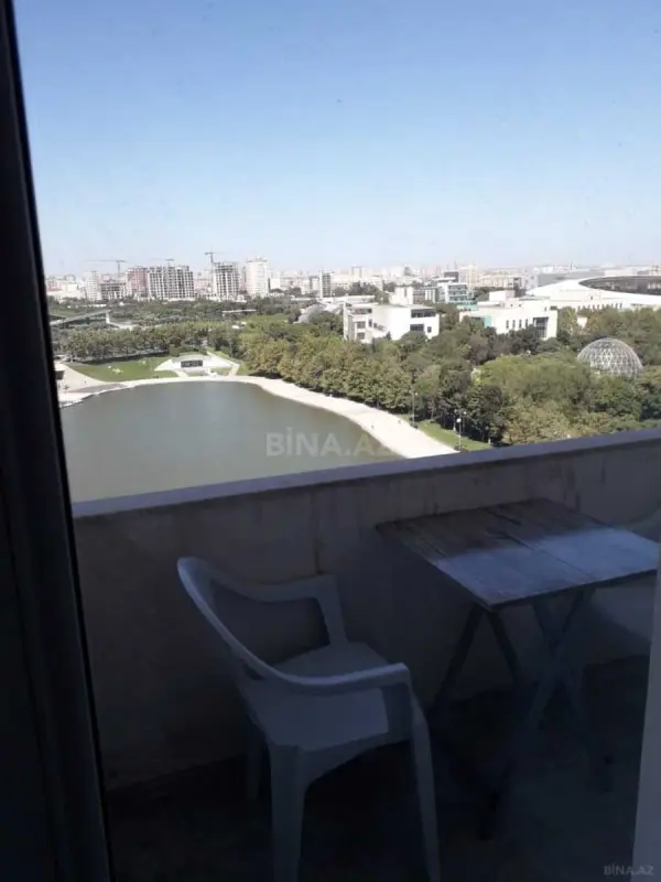 Kirayə verilir 3 otaqlı mənzil 140 m²