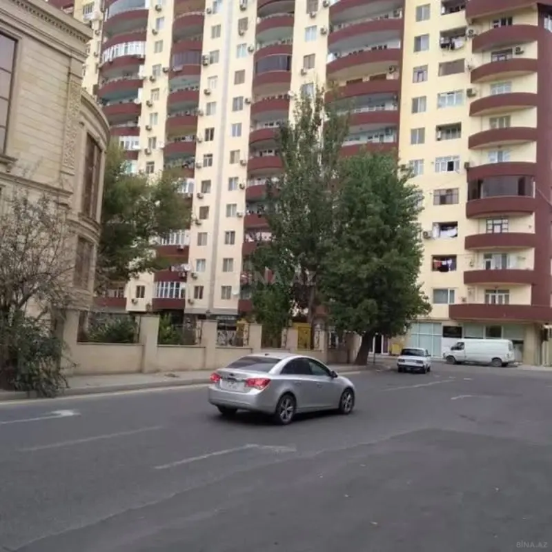 Satılır 3 otaqlı mənzil 126 m²