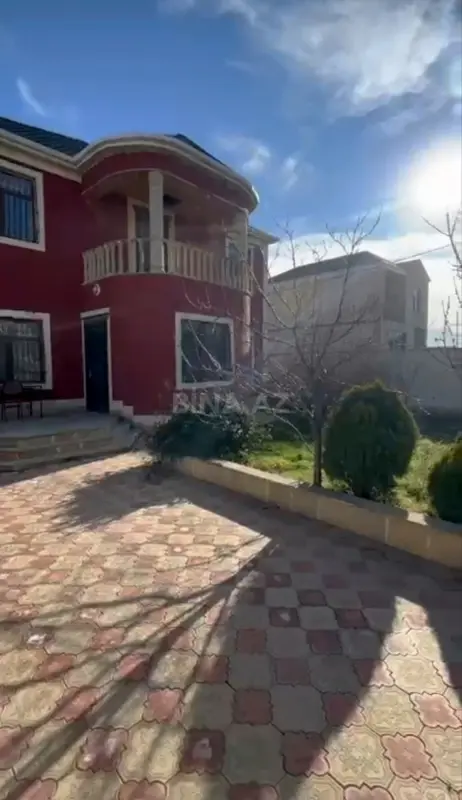 Satılır 6 otaqlı həyət evi 240 m²