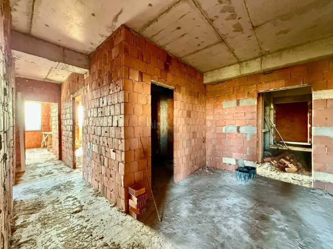 Satılır 4 otaqlı mənzil 110 m²