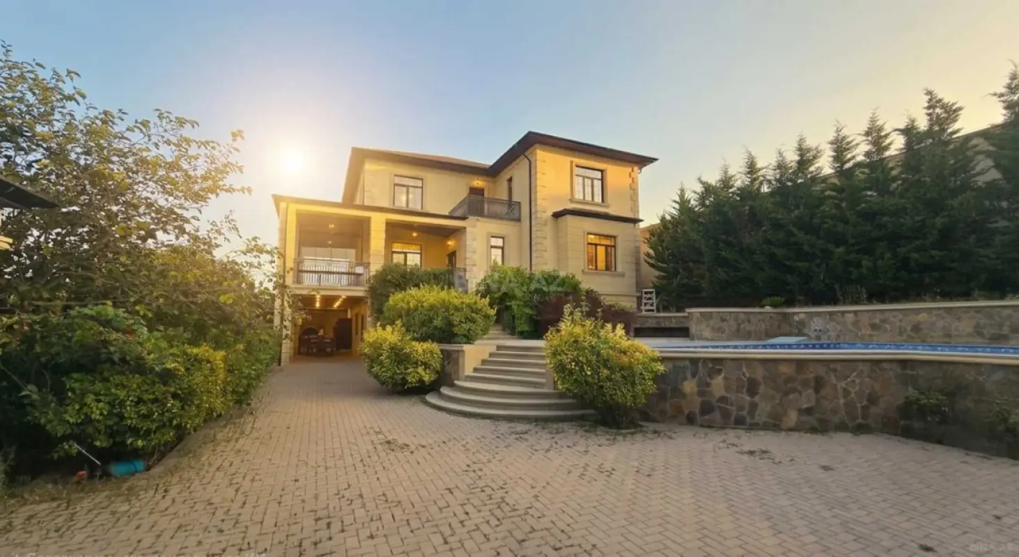 Satılır 7 otaqlı həyət evi 400 m²