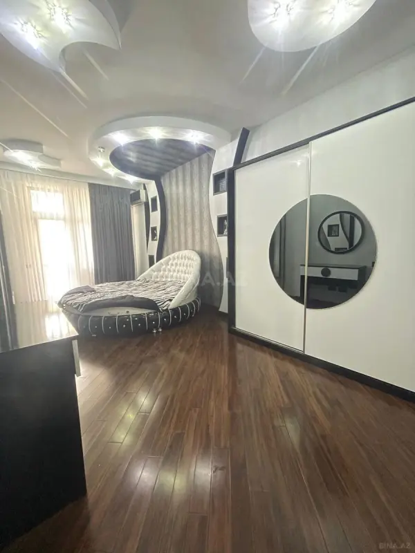 Satılır 3 otaqlı mənzil 158 m²