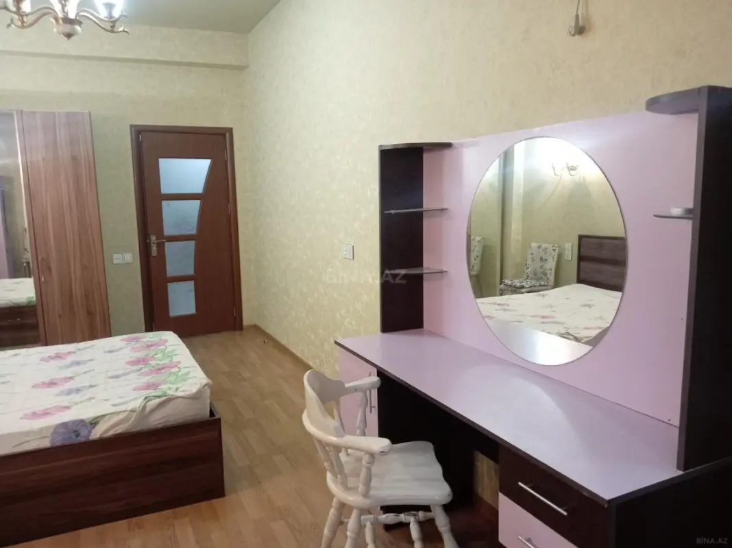 Kirayə verilir 3 otaqlı mənzil 140 m²