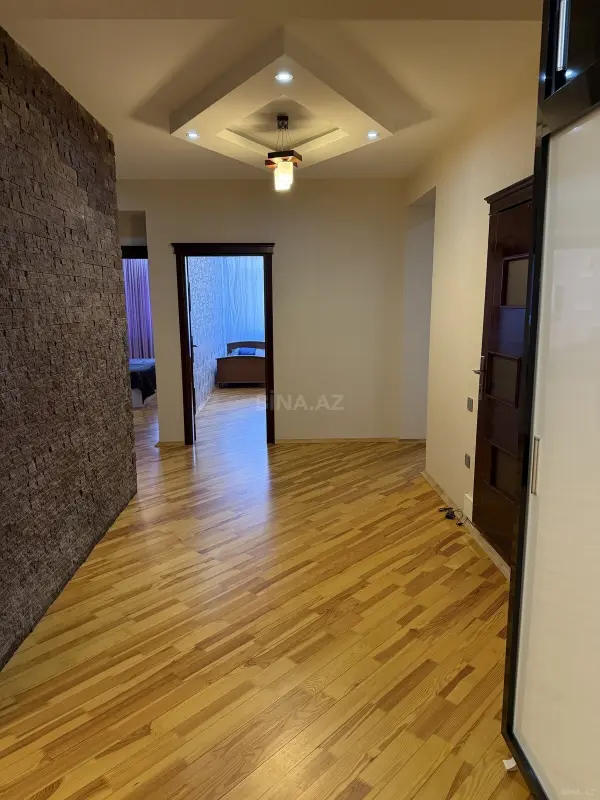 Satılır 3 otaqlı mənzil 123 m²
