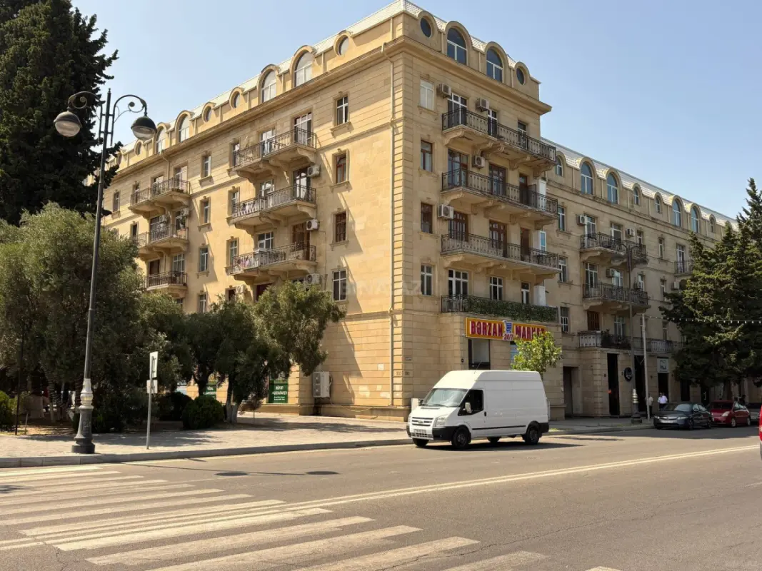 Satılır 2 otaqlı mənzil 65 m²