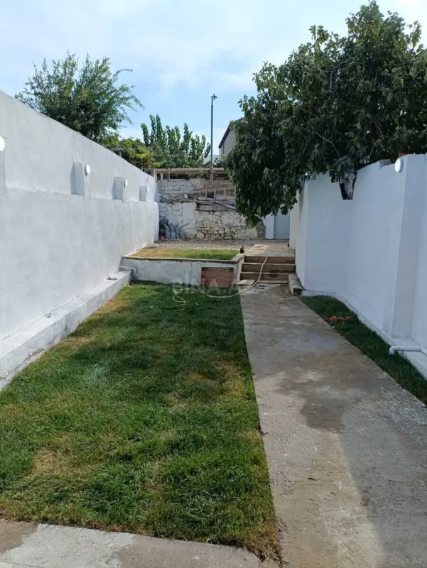 Satılır 4 otaqlı həyət evi 100 m²