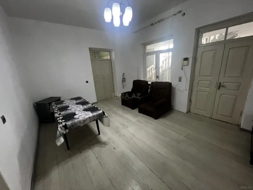 Kirayə verilir 10 otaqlı həyət evi 260 m²