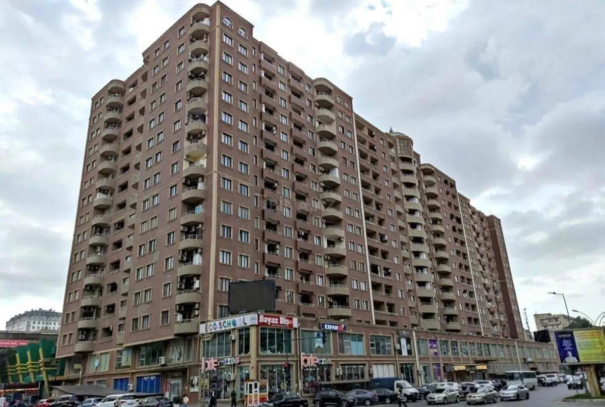 Satılır 3 otaqlı mənzil 105 m²