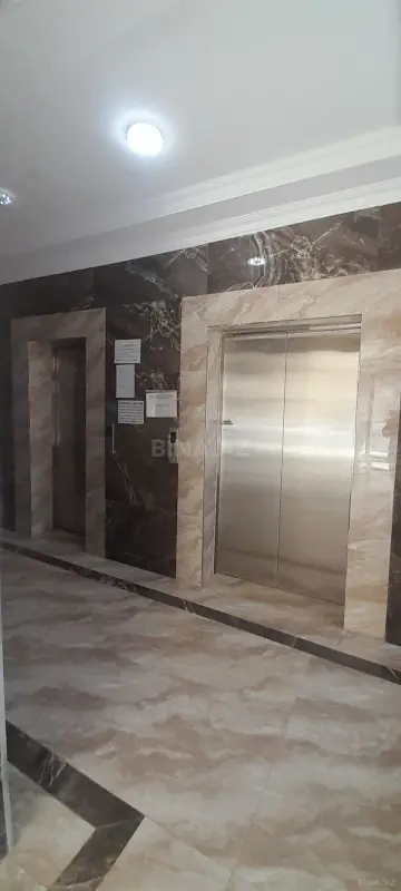 Satılır 2 otaqlı mənzil 93.4 m²