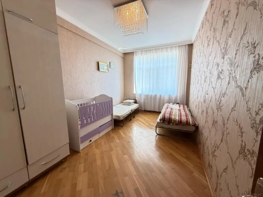 Satılır 3 otaqlı mənzil 110 m²