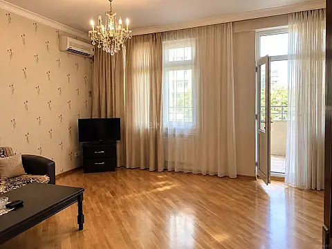 Kirayə verilir 2 otaqlı mənzil 70 m² — Bakı, Nərimanov 2 otaq 70.00 m²