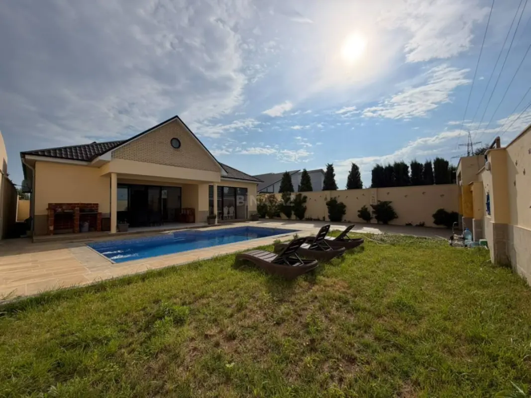 Satılır 4 otaqlı həyət evi 220 m²