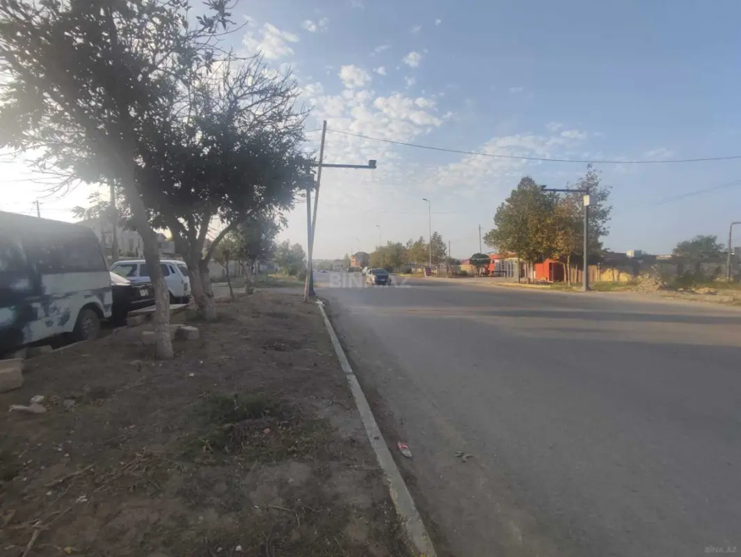 Satılır obyekt 200 m²