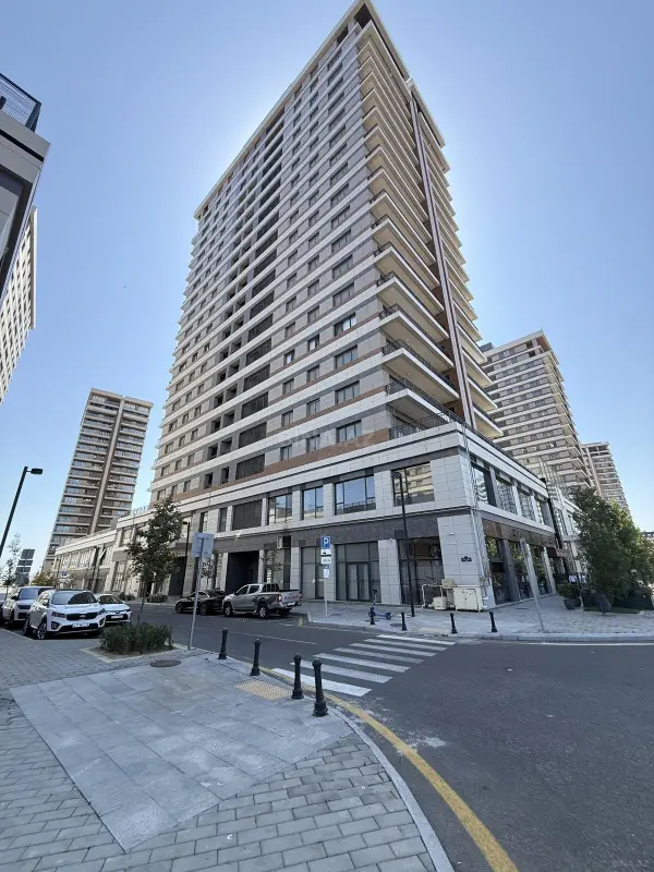 Satılır 3 otaqlı mənzil 165 m²
