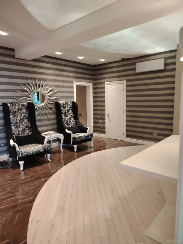 Kirayə verilir 3 otaqlı mənzil 190 m²