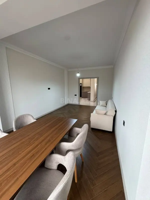 Kirayə verilir 2 otaqlı mənzil 95 m²