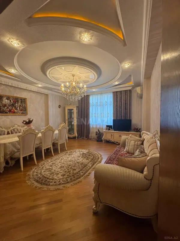Satılır 3 otaqlı mənzil 138 m²