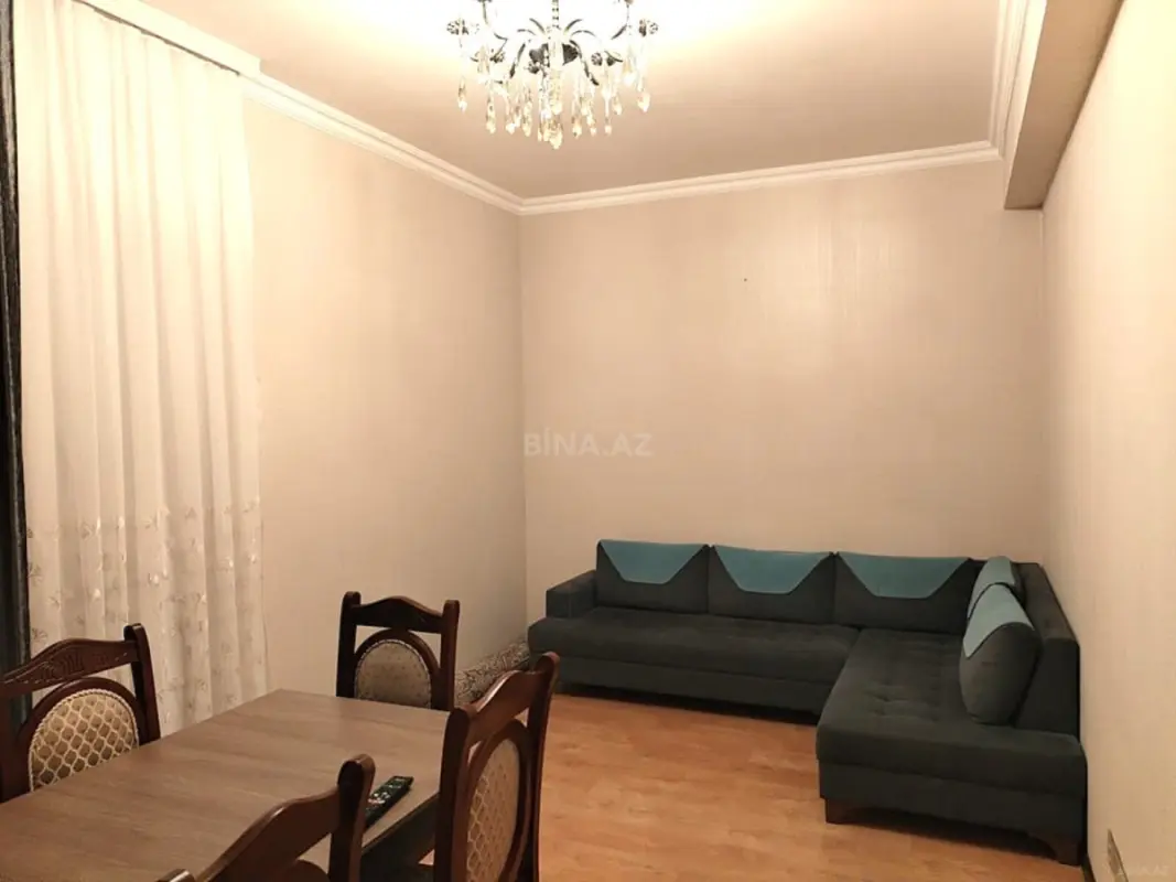 Kirayə verilir 2 otaqlı mənzil 75 m²
