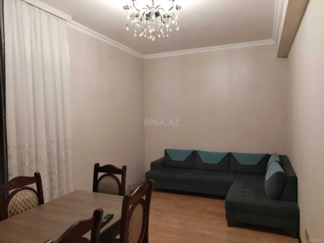 Kirayə verilir 2 otaqlı mənzil 75 m²