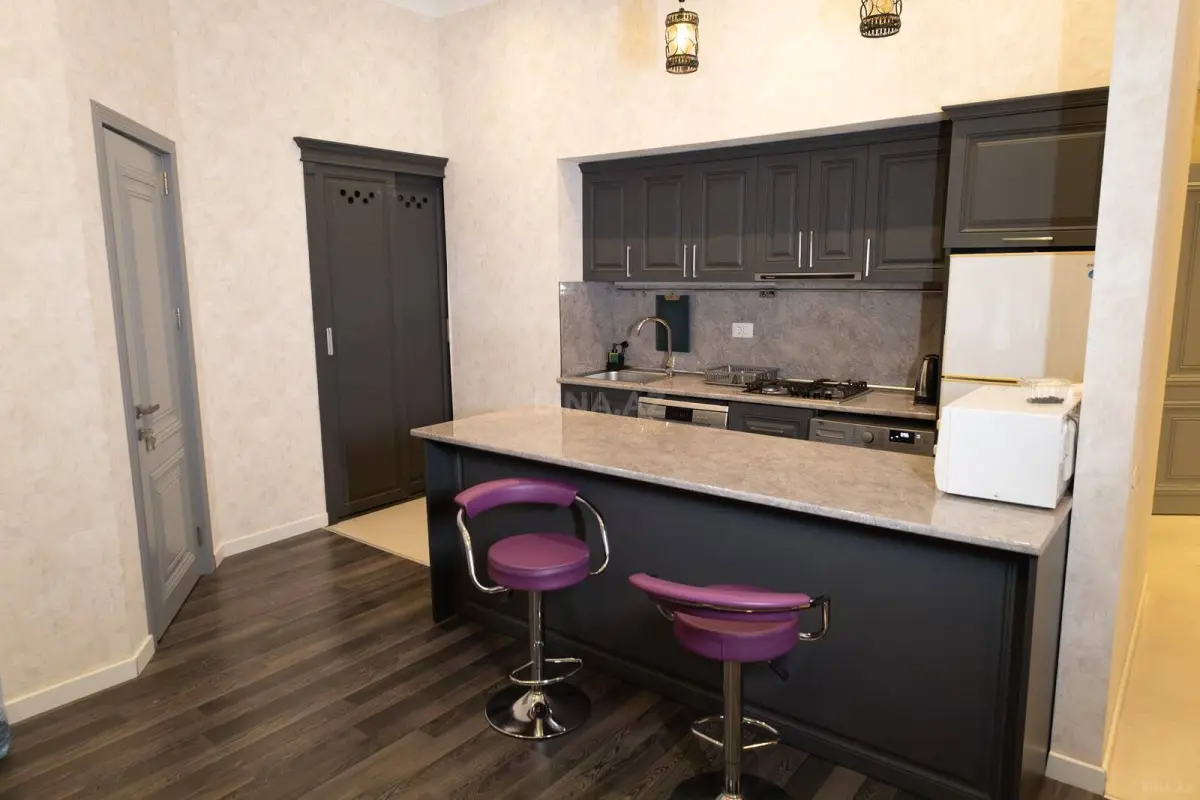 Kirayə verilir 2 otaqlı mənzil 90 m²