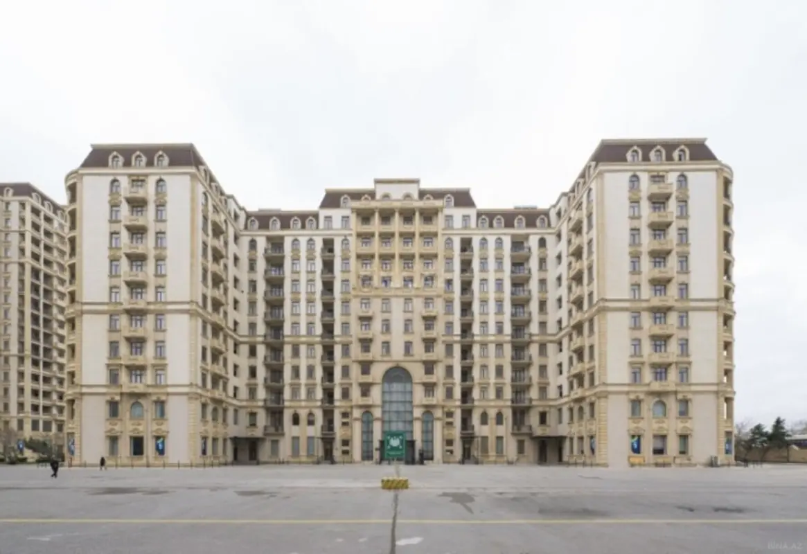 Kirayə verilir 2 otaqlı mənzil 109 m²
