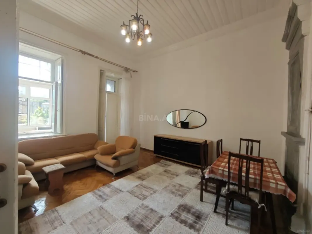 Kirayə verilir 2 otaqlı mənzil 74 m²