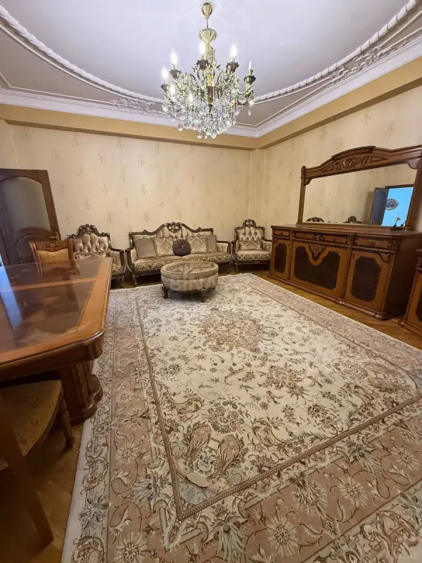 Kirayə verilir 3 otaqlı mənzil 130 m²