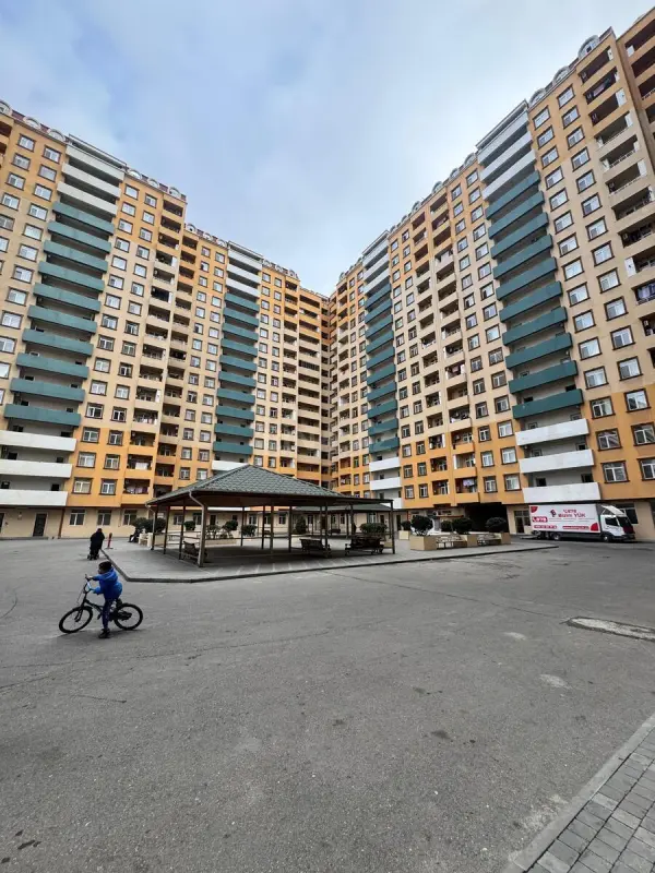 Satılır 1 otaqlı mənzil 57 m²