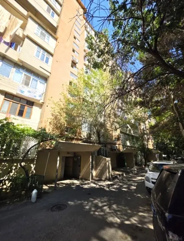 Satılır 2 otaqlı mənzil 65 m²