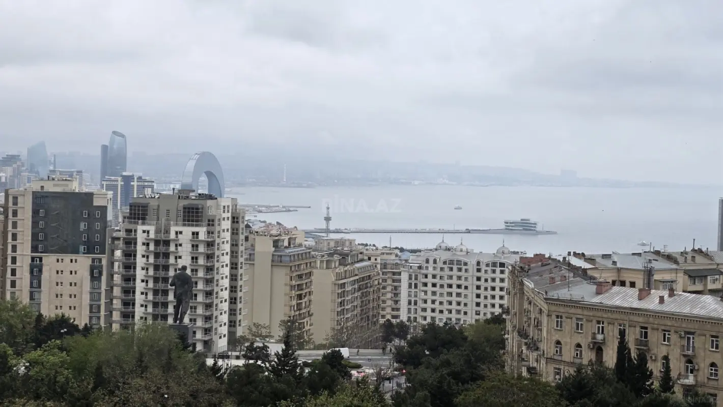Kirayə verilir 9 otaqlı mənzil 350 m²