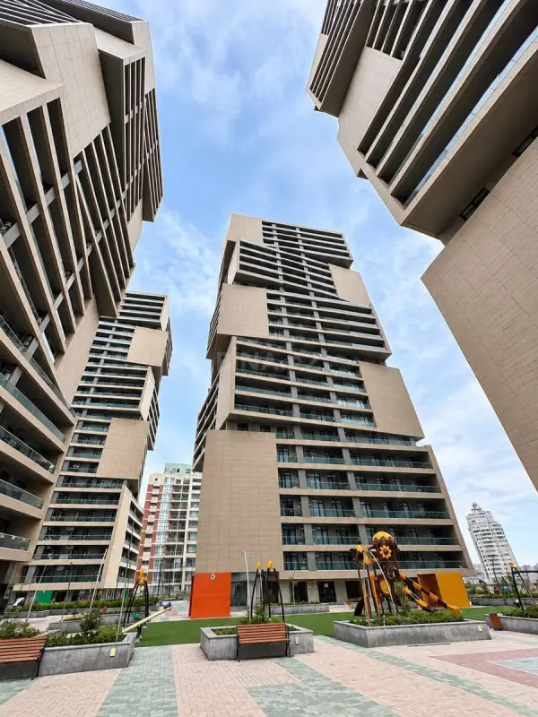 Satılır 3 otaqlı mənzil 148 m²