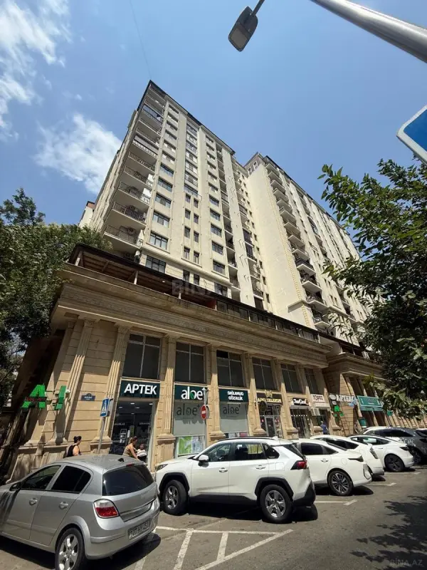 Satılır 3 otaqlı mənzil 113 m²