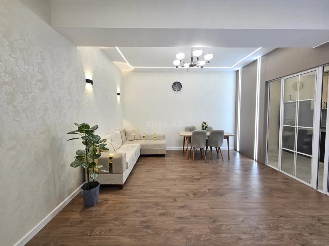 Kirayə verilir 2 otaqlı mənzil 65 m²