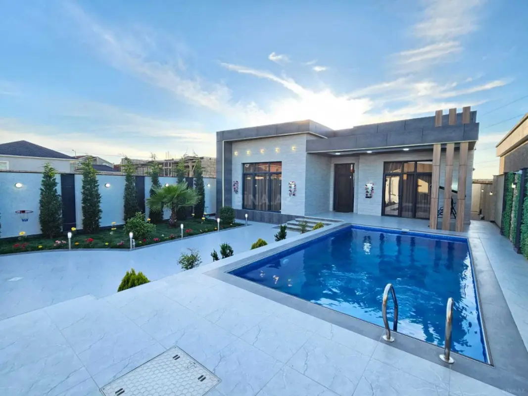 Satılır 4 otaqlı həyət evi 185 m²