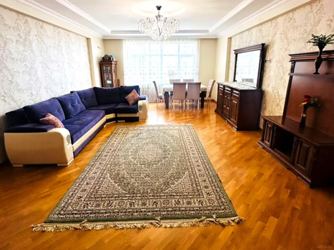 Satılır 3 otaqlı mənzil 151 m²