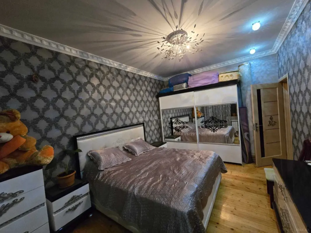 Satılır 4 otaqlı mənzil 150 m²